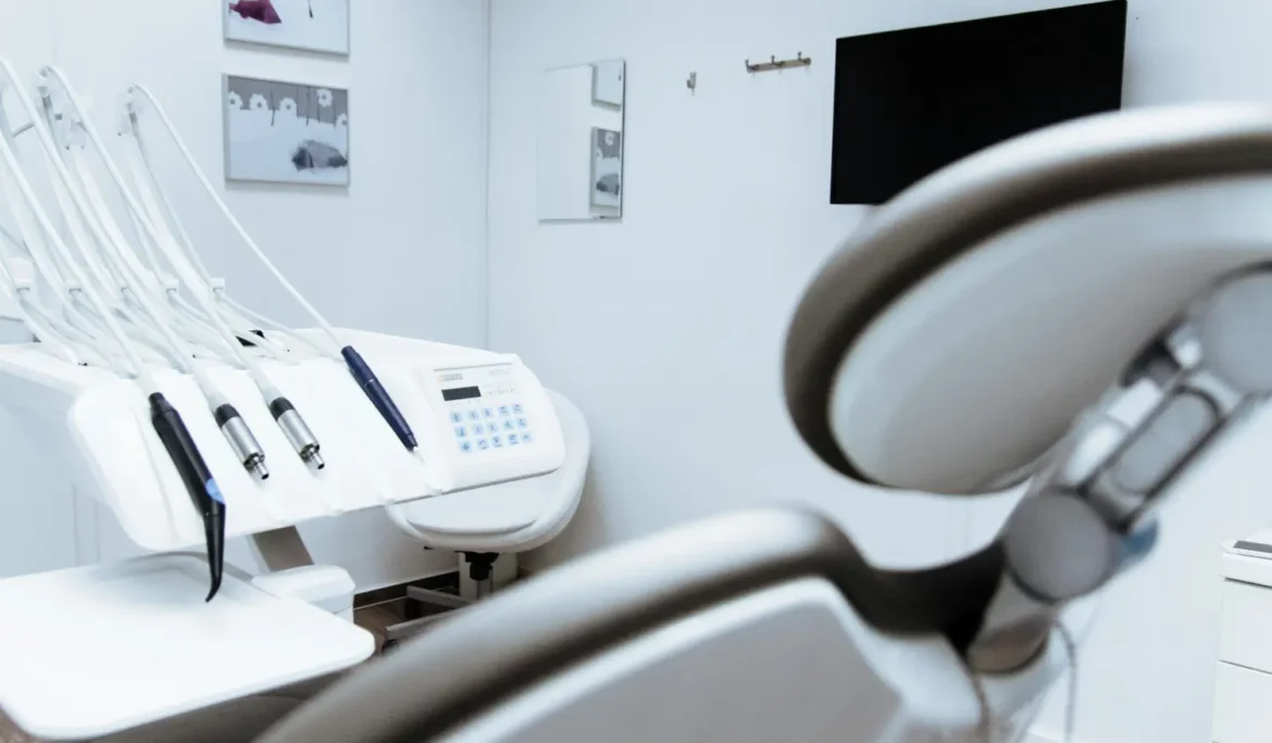 Why Choose a Modern Dental Clinic in Dubai for Your Dental Needs?